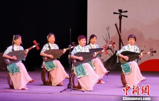 海內(nèi)外南音社團(tuán)以曲會友，同奏千年雅韻。孫虹 攝