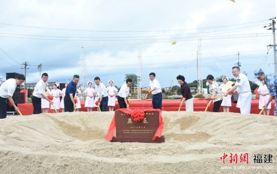 出席嘉賓為項目培土奠基。主辦方 供圖